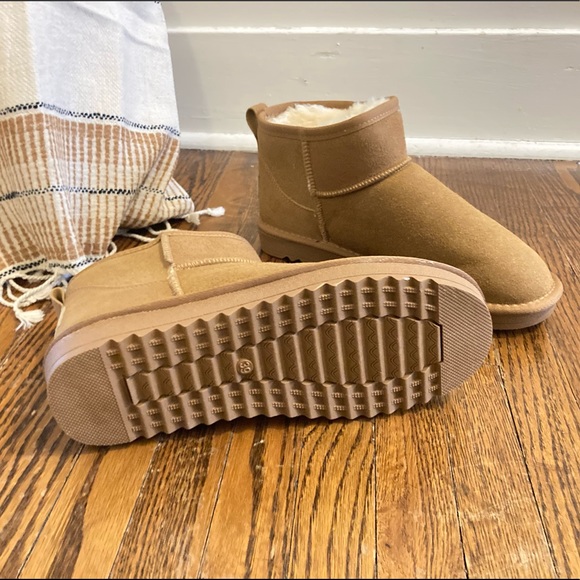 Ultra Mini Style Faux Suede Winter Boots sz 39 - Picture 2 of 8